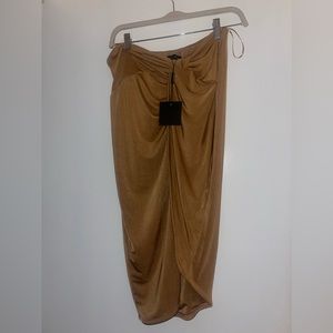 Beige jluxlabel high split skirt. Size large nerves worn.